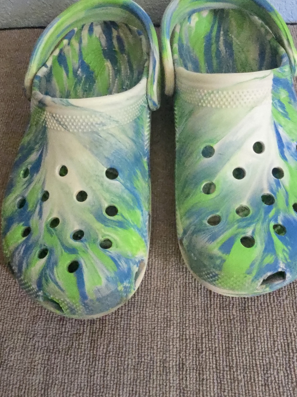 CROCS Kids Tie-Dye Style Clogs in Blue & Green